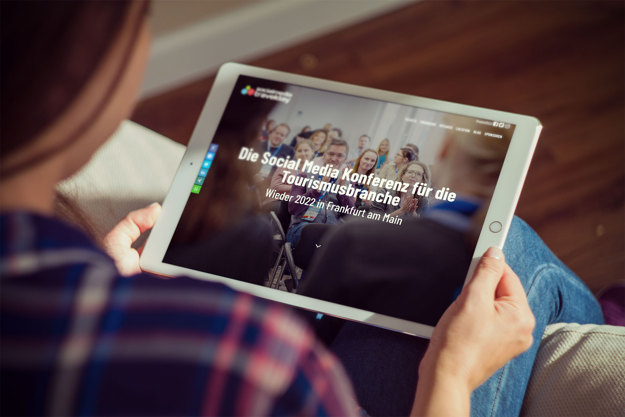 social media travel day